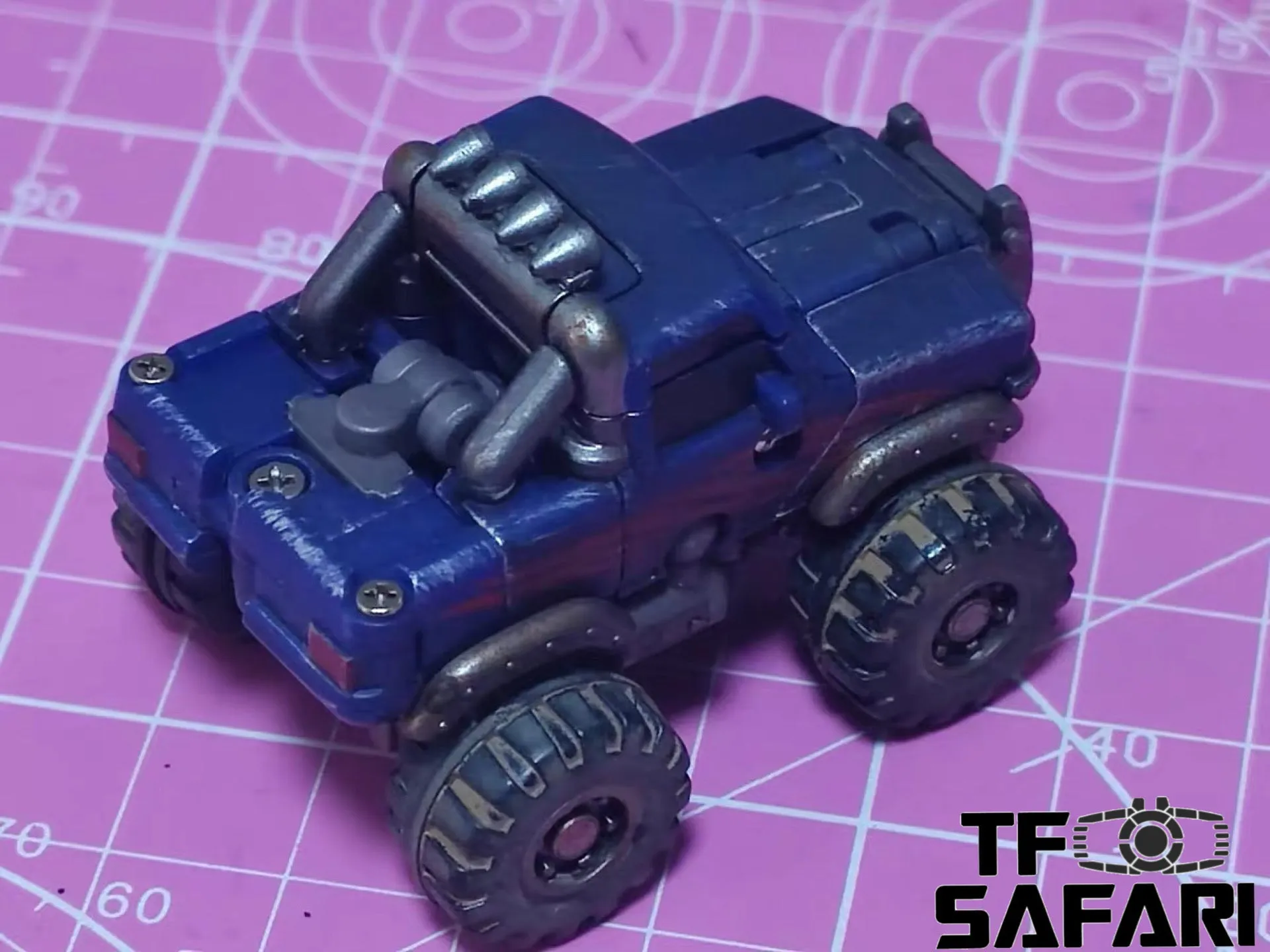 Dr.Wu & Mechanic Studio Movie Collector MC03BD MC-03BD Little Monster ( Wheelie Legends Class fit to SS series Battle Damaged Version) Dr Wu  8cm / 3.15"